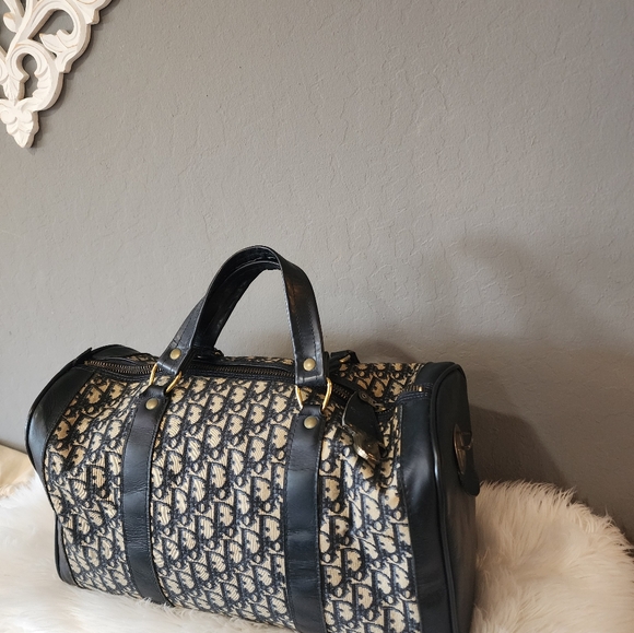 ✨️Dior✨️ duffel bag with leather trim. - Picture 9 of 16